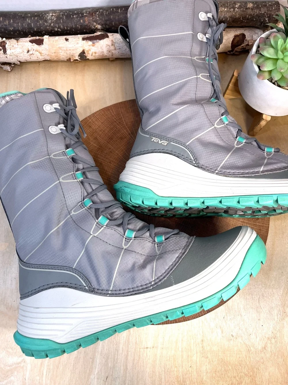 Teva Women’s Jordanelle Waterproof Winter Snow Boots Size 8